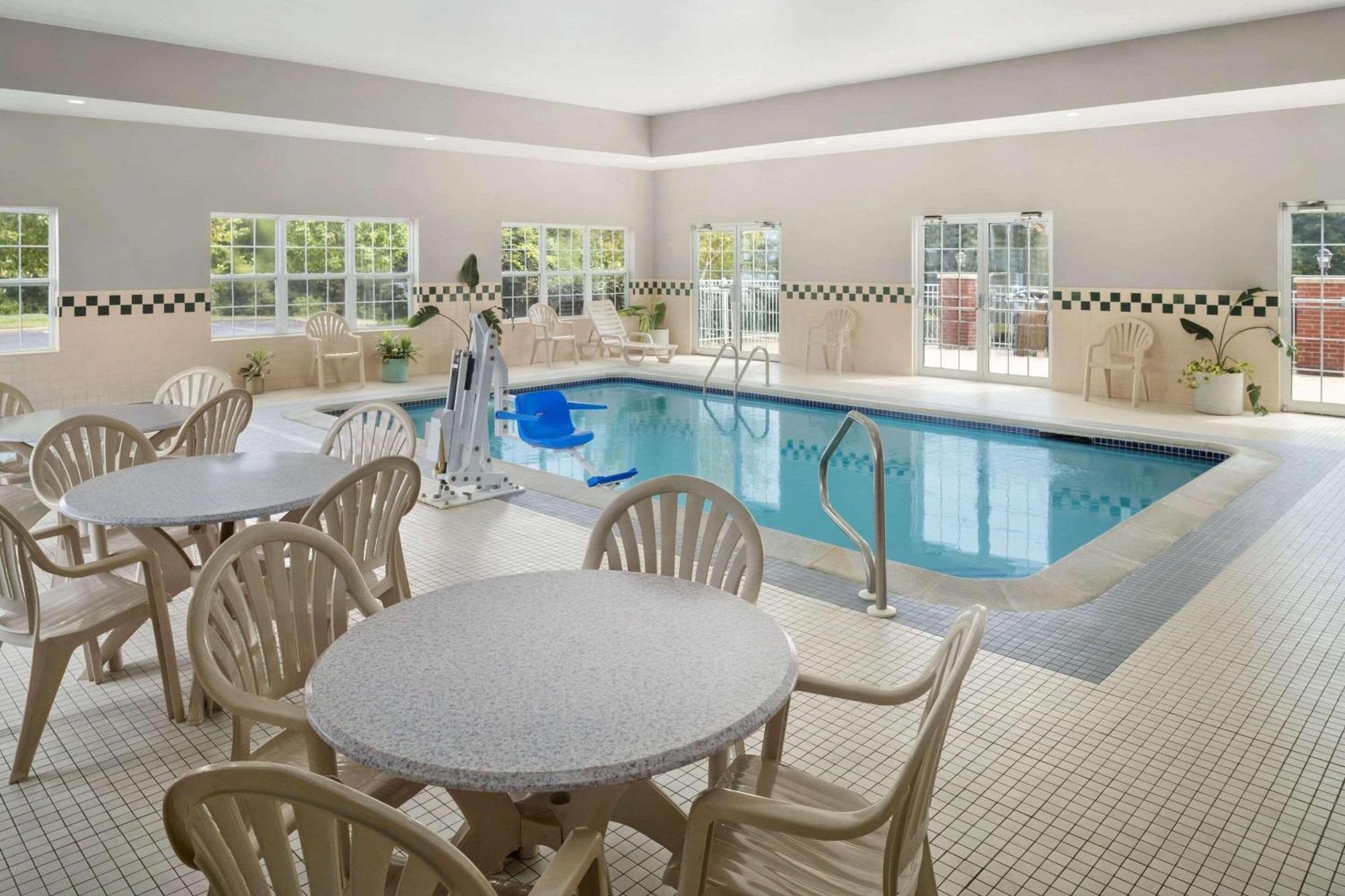 Country Inn & Suites By Radisson, Louisville South, Ky Shepherdsville Extérieur photo